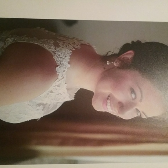 Wedding dress - Picture 2 of 6